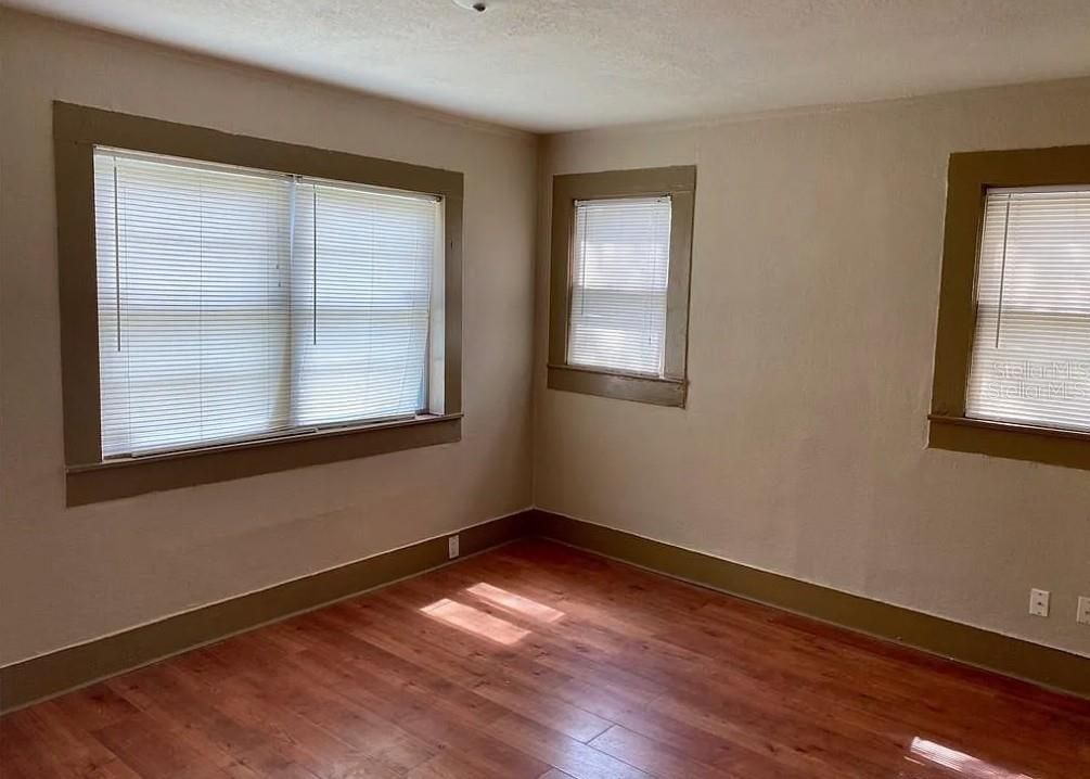 В аренду: $1,750 (3 спален, 2 ванн, 1288 Квадратных фут)