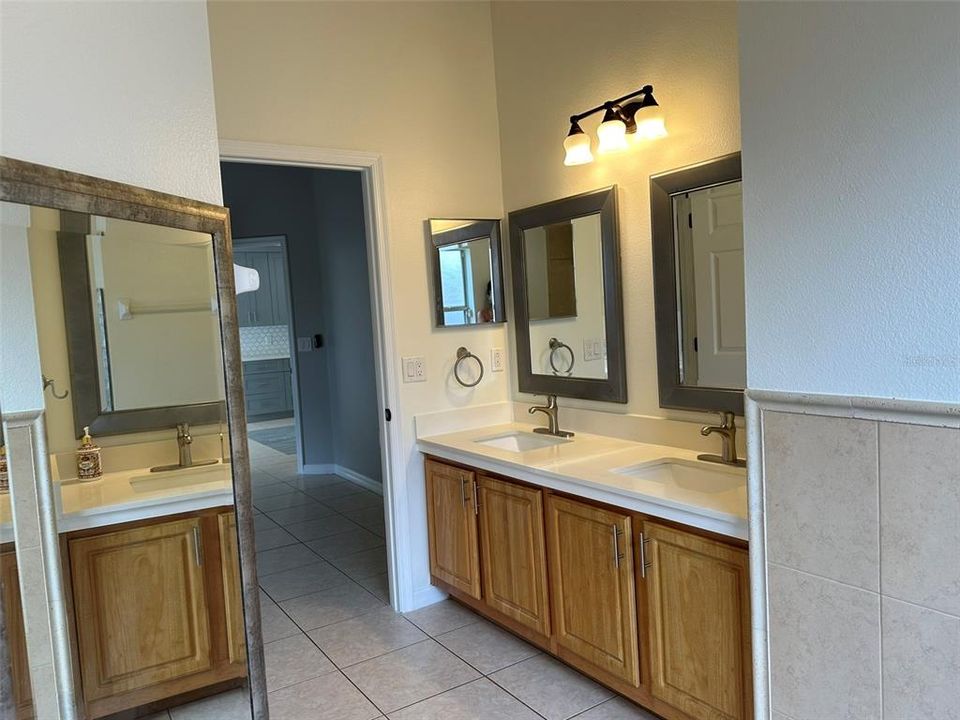 For Rent: $2,700 (4 beds, 2 baths, 1620 Square Feet)