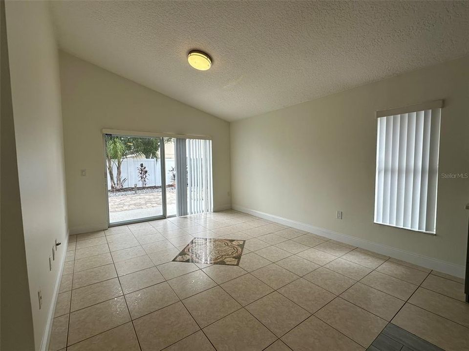 For Rent: $2,700 (4 beds, 2 baths, 1620 Square Feet)