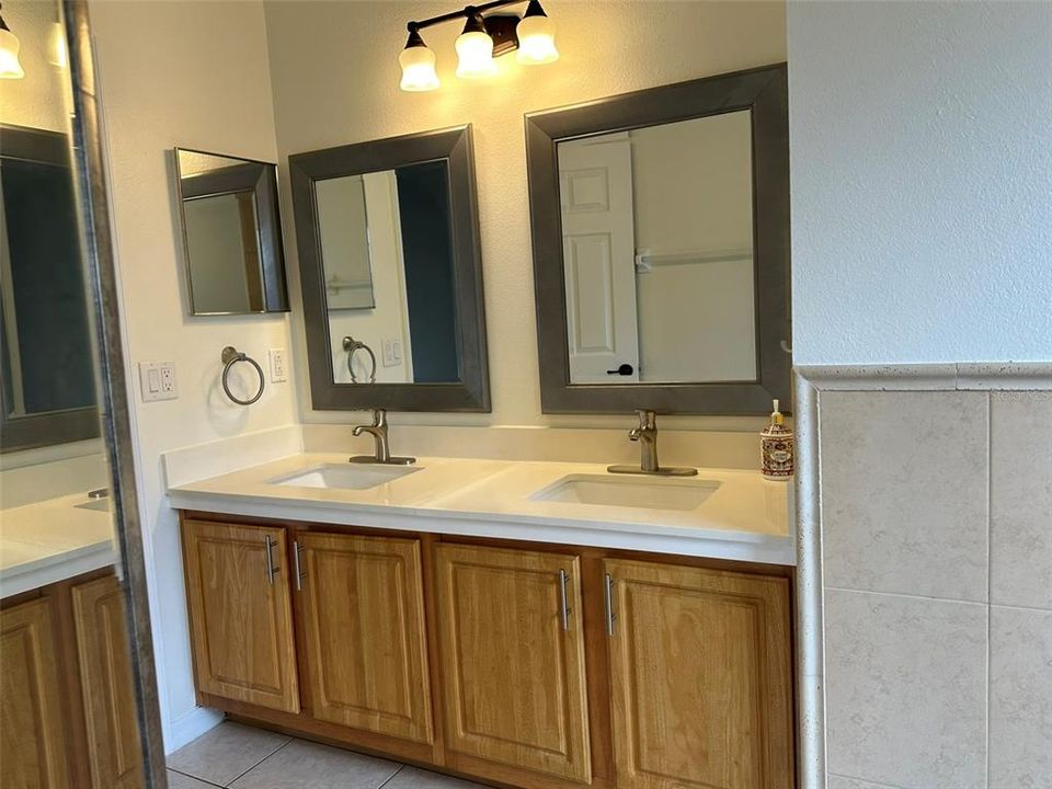 For Rent: $2,700 (4 beds, 2 baths, 1620 Square Feet)