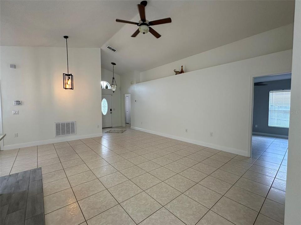 For Rent: $2,700 (4 beds, 2 baths, 1620 Square Feet)