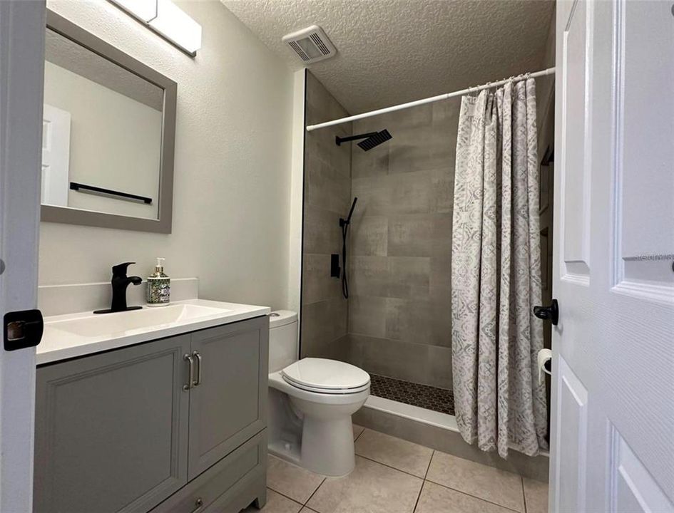 For Rent: $2,700 (4 beds, 2 baths, 1620 Square Feet)