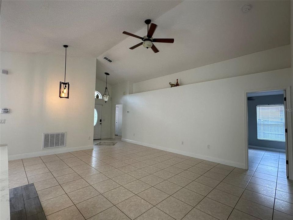 For Rent: $2,700 (4 beds, 2 baths, 1620 Square Feet)