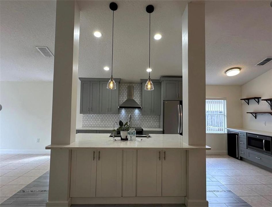 For Rent: $2,700 (4 beds, 2 baths, 1620 Square Feet)