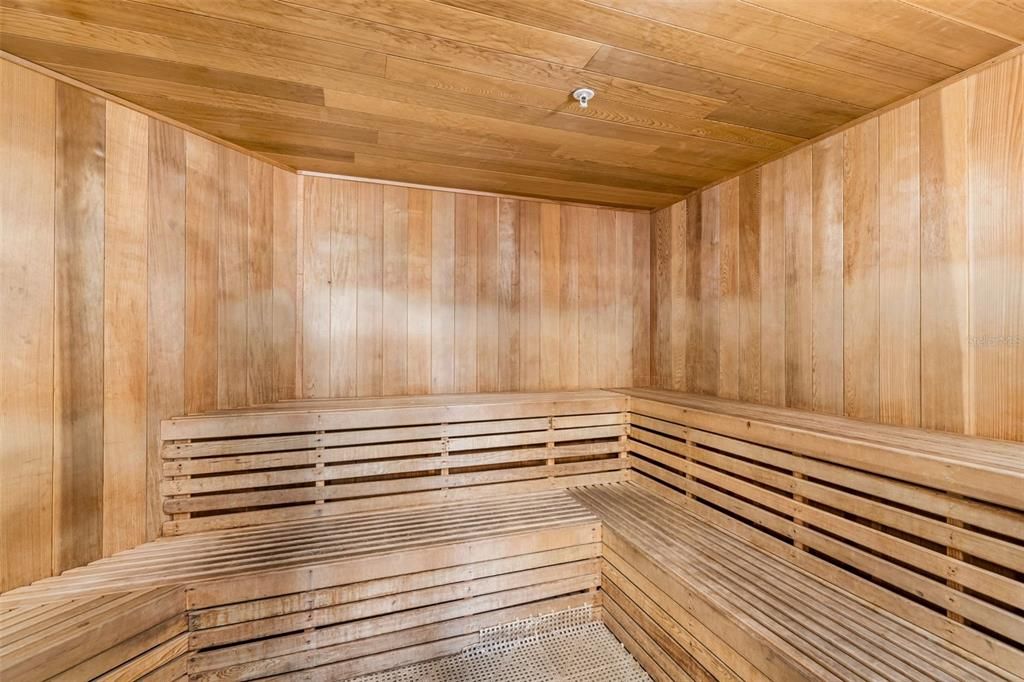 На продажу: $255,000 (2 спален, 2 ванн, 1121 Квадратных фут)