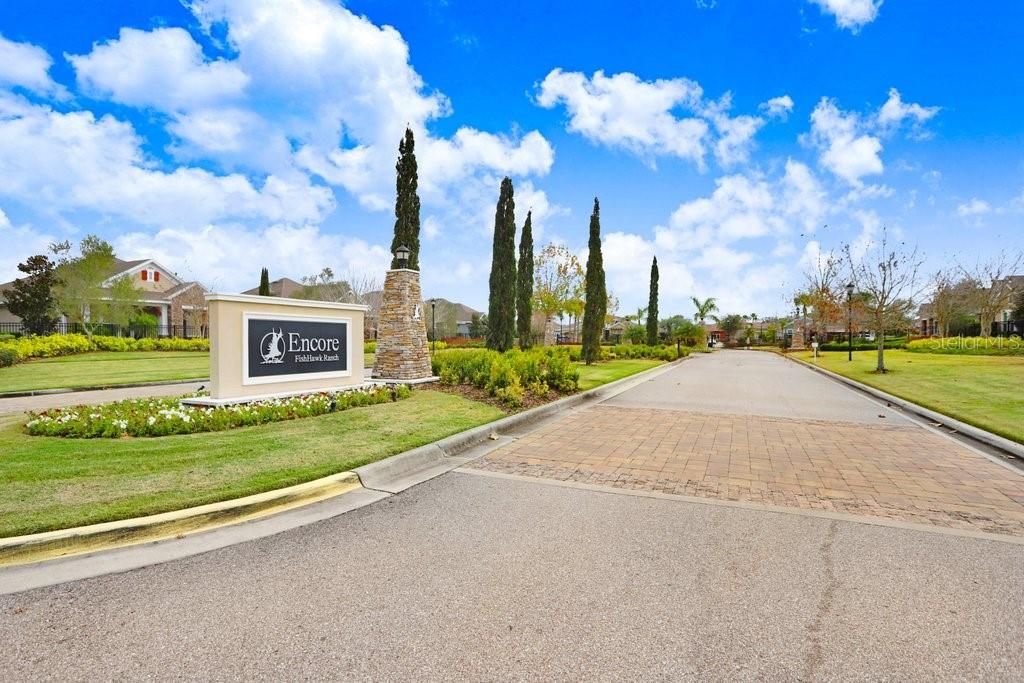 For Sale: $495,000 (2 beds, 2 baths, 2400 Square Feet)