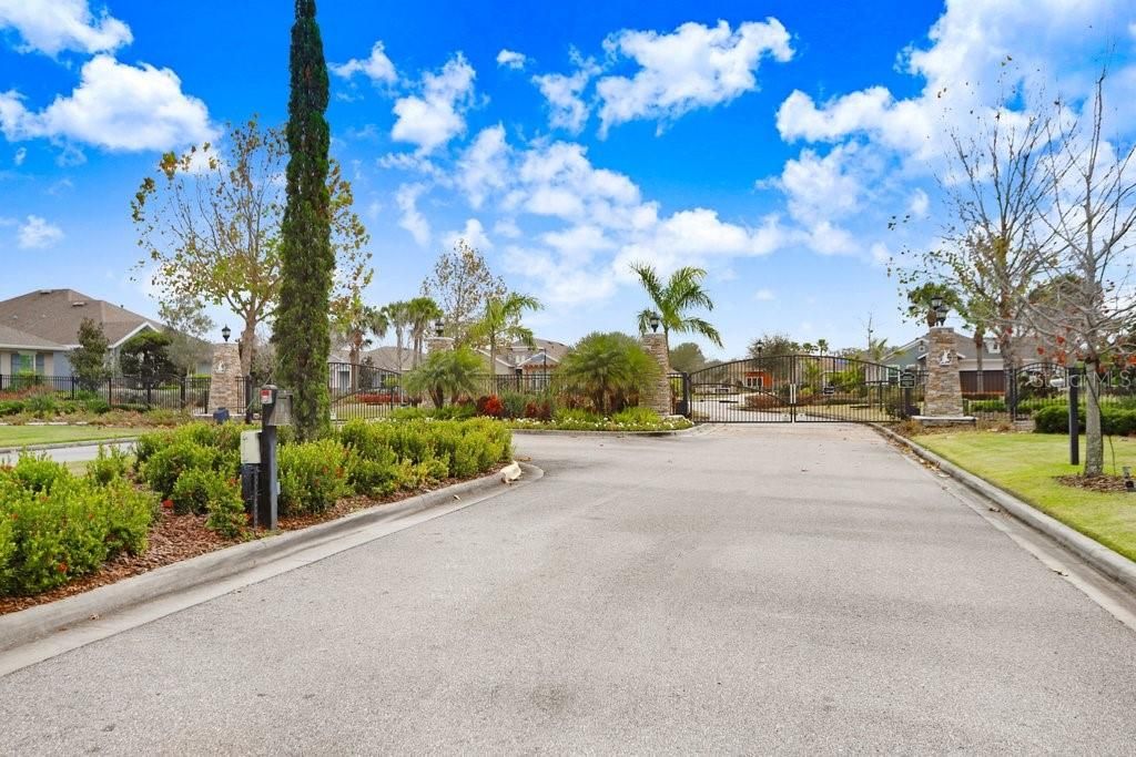 For Sale: $495,000 (2 beds, 2 baths, 2400 Square Feet)