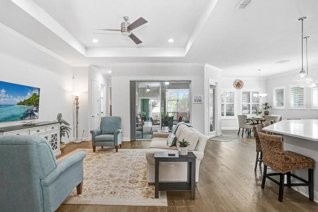 For Sale: $495,000 (2 beds, 2 baths, 2400 Square Feet)