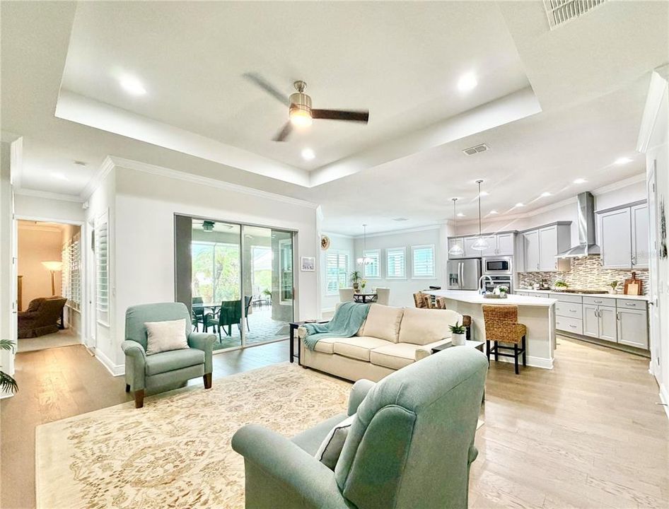 For Sale: $495,000 (2 beds, 2 baths, 2400 Square Feet)