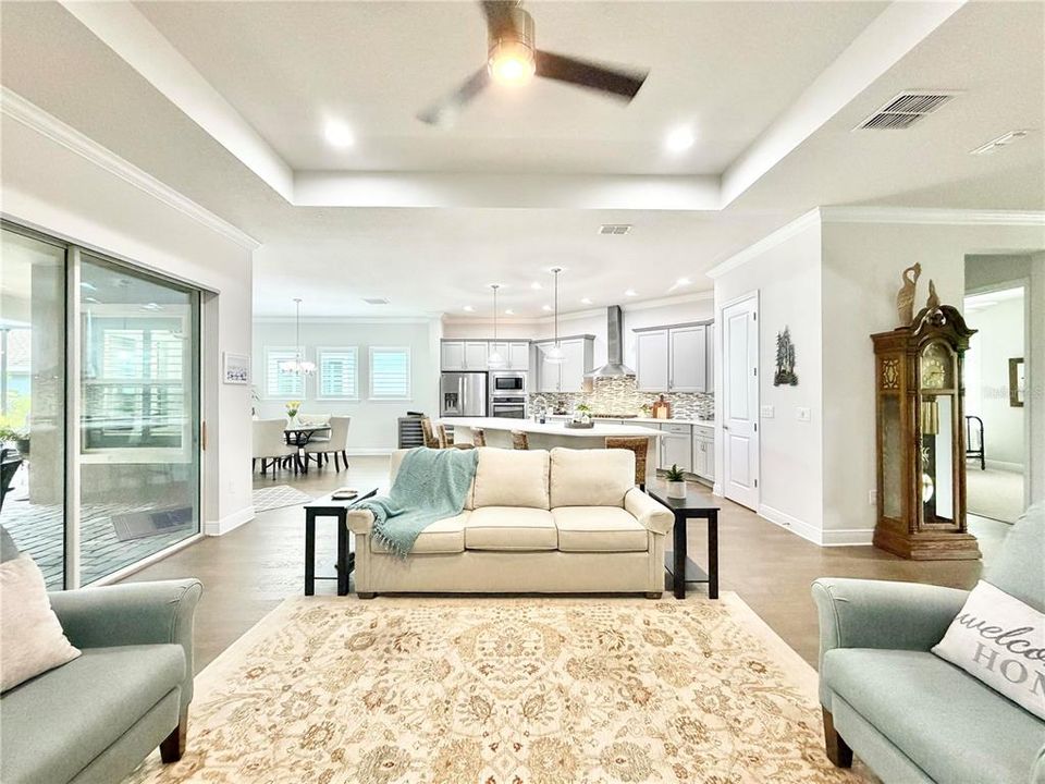 For Sale: $495,000 (2 beds, 2 baths, 2400 Square Feet)