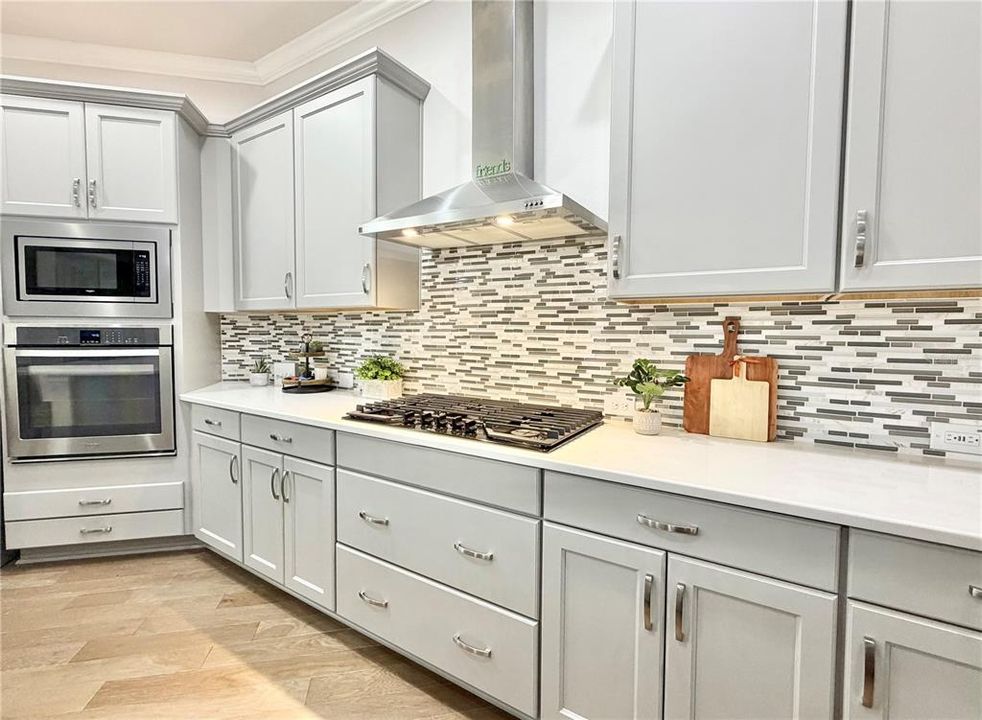 For Sale: $495,000 (2 beds, 2 baths, 2400 Square Feet)