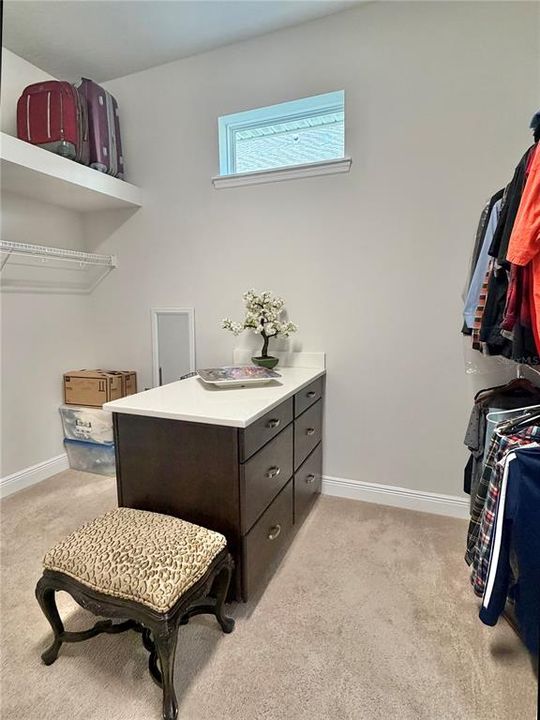 For Sale: $495,000 (2 beds, 2 baths, 2400 Square Feet)