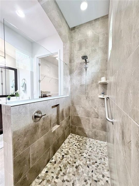 For Sale: $495,000 (2 beds, 2 baths, 2400 Square Feet)