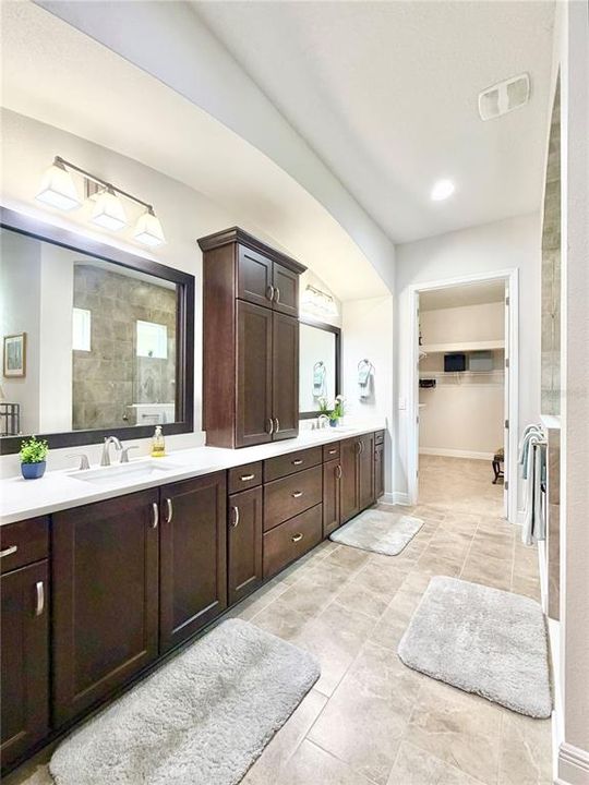 For Sale: $495,000 (2 beds, 2 baths, 2400 Square Feet)
