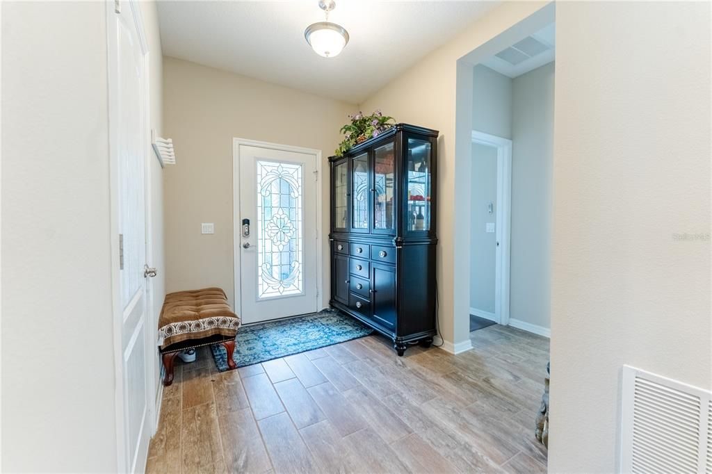 En Venta: $375,000 (4 camas, 2 baños, 1859 Pies cuadrados)