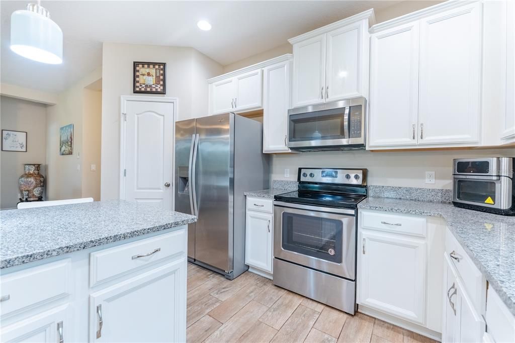 En Venta: $375,000 (4 camas, 2 baños, 1859 Pies cuadrados)