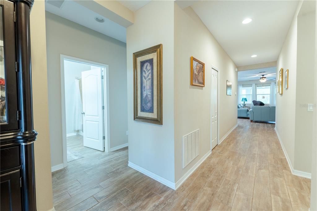 En Venta: $375,000 (4 camas, 2 baños, 1859 Pies cuadrados)