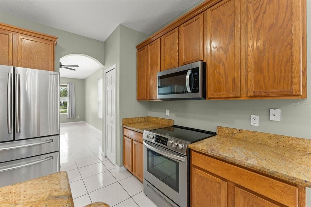 На продажу: $479,900 (3 спален, 2 ванн, 1851 Квадратных фут)