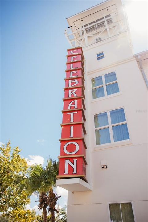 For Sale: $299,000 (2 beds, 2 baths, 1360 Square Feet)