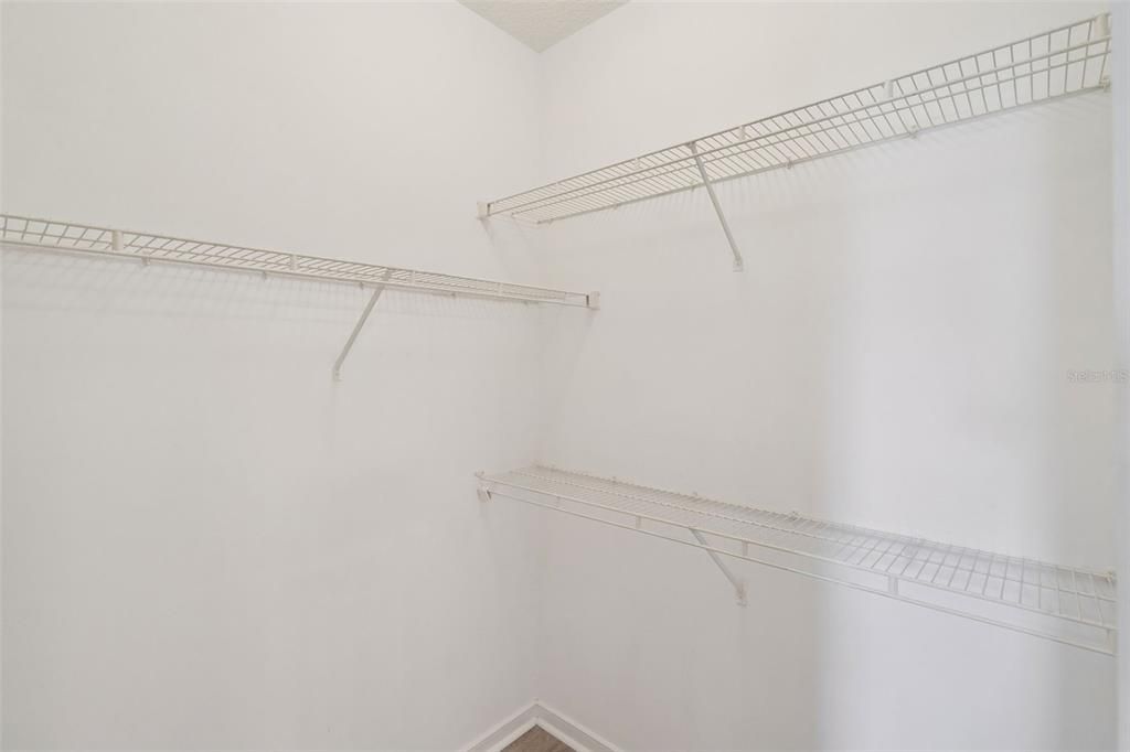 For Sale: $299,000 (2 beds, 2 baths, 1360 Square Feet)