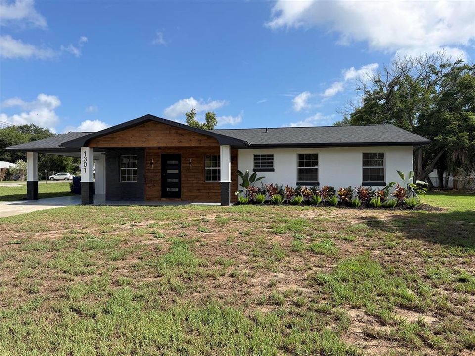 For Sale: $365,000 (3 beds, 2 baths, 1372 Square Feet)