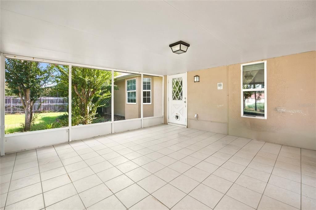For Sale: $299,500 (3 beds, 2 baths, 2049 Square Feet)