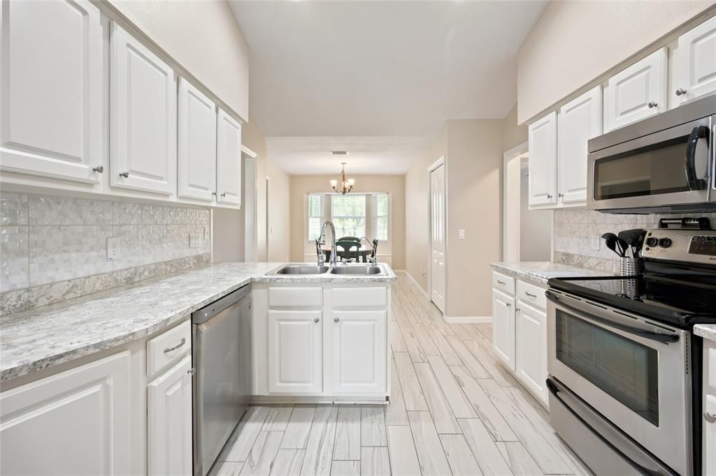 For Sale: $299,500 (3 beds, 2 baths, 2049 Square Feet)