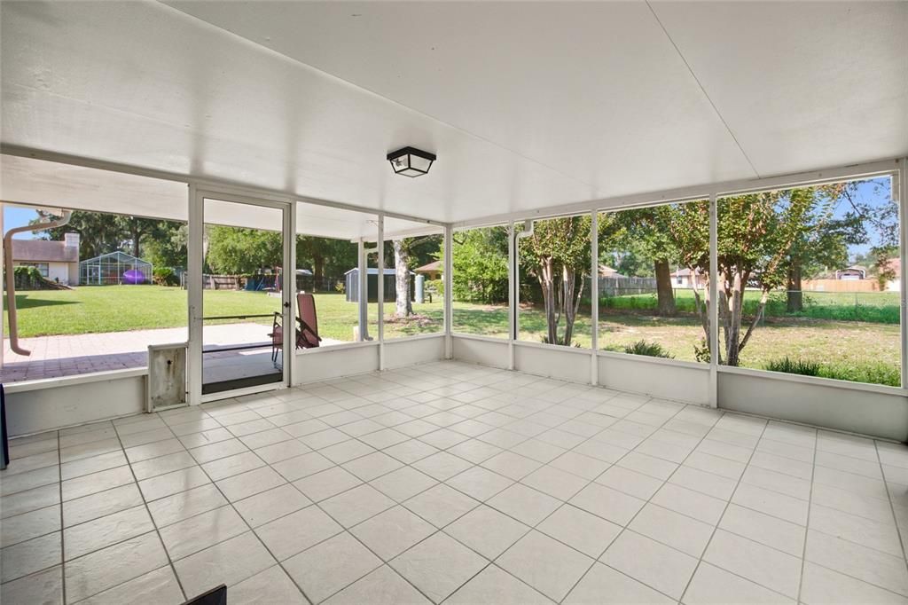 For Sale: $299,500 (3 beds, 2 baths, 2049 Square Feet)