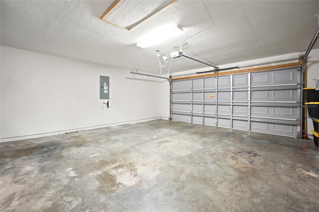 For Sale: $299,500 (3 beds, 2 baths, 2049 Square Feet)