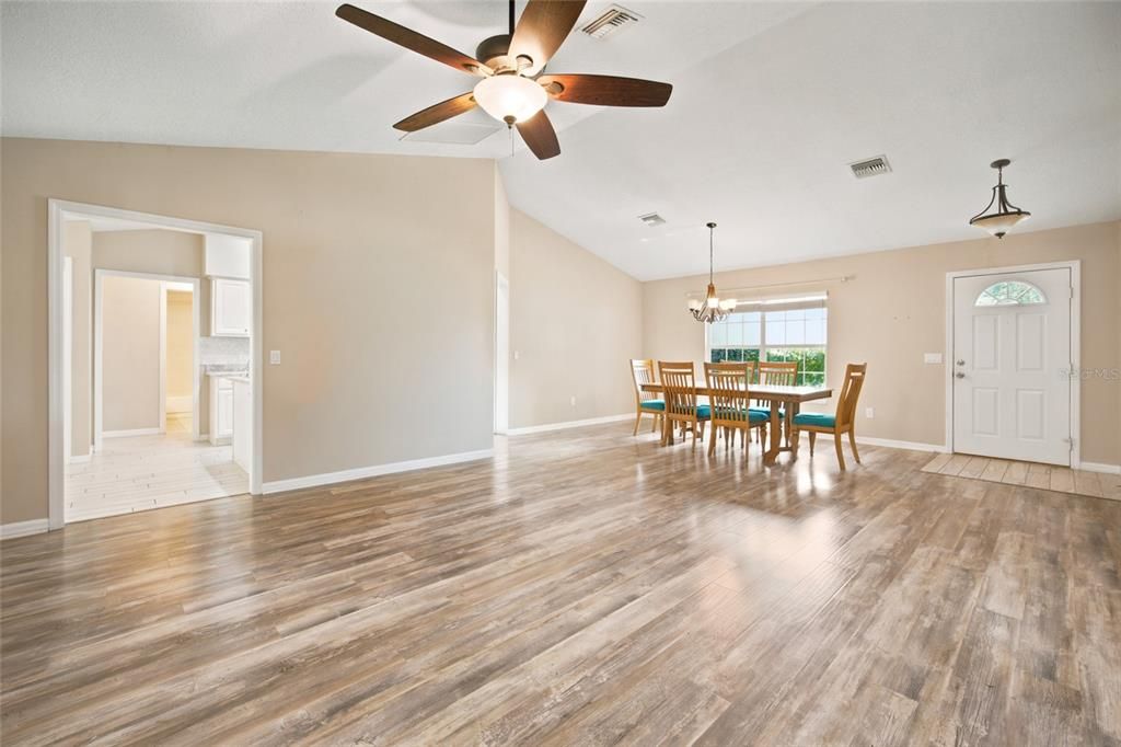 For Sale: $299,500 (3 beds, 2 baths, 2049 Square Feet)