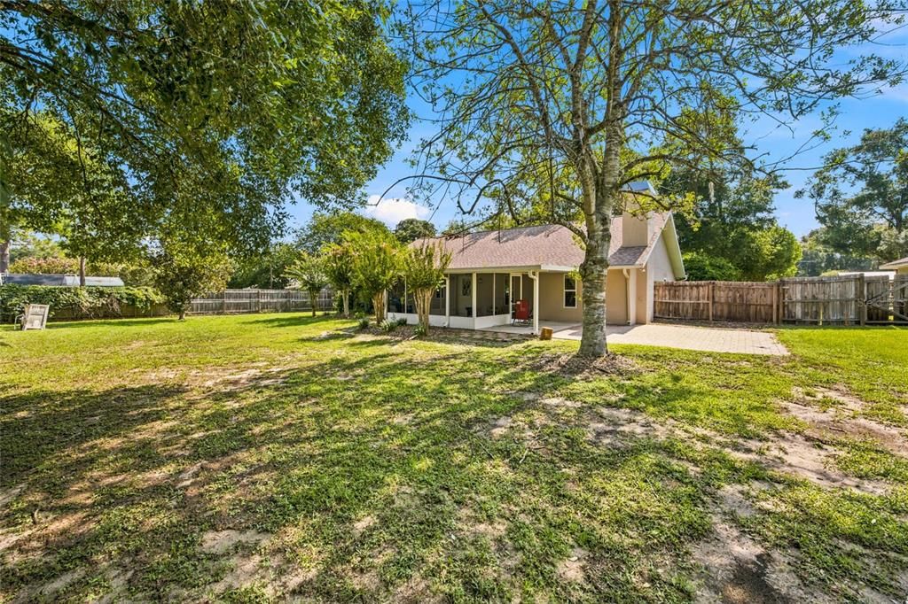 For Sale: $299,500 (3 beds, 2 baths, 2049 Square Feet)