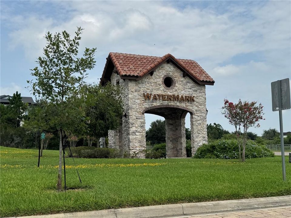 En Venta: $555,000 (3 camas, 2 baños, 2082 Pies cuadrados)