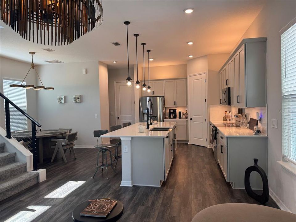 En Venta: $555,000 (3 camas, 2 baños, 2082 Pies cuadrados)