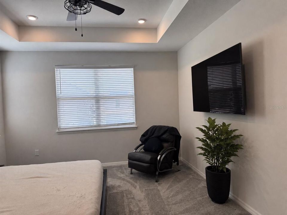 En Venta: $555,000 (3 camas, 2 baños, 2082 Pies cuadrados)