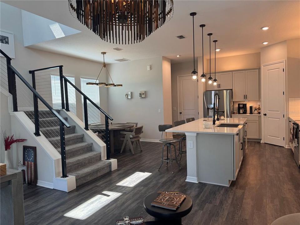 En Venta: $555,000 (3 camas, 2 baños, 2082 Pies cuadrados)