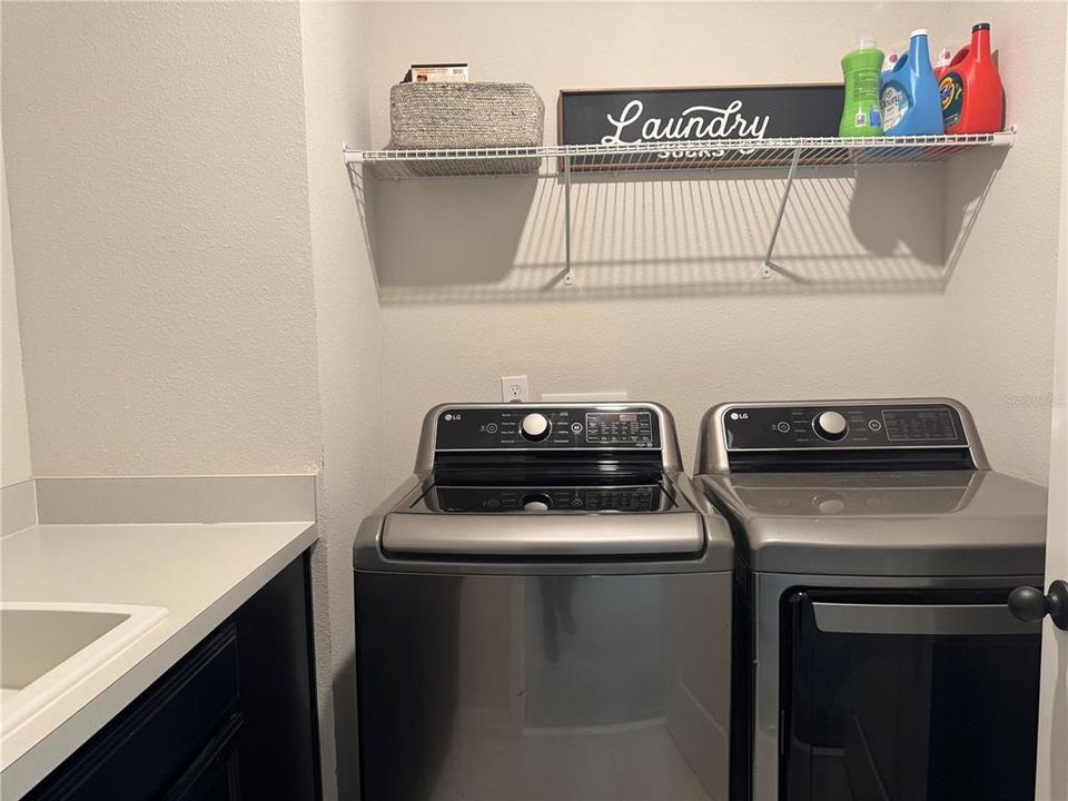 En Venta: $555,000 (3 camas, 2 baños, 2082 Pies cuadrados)