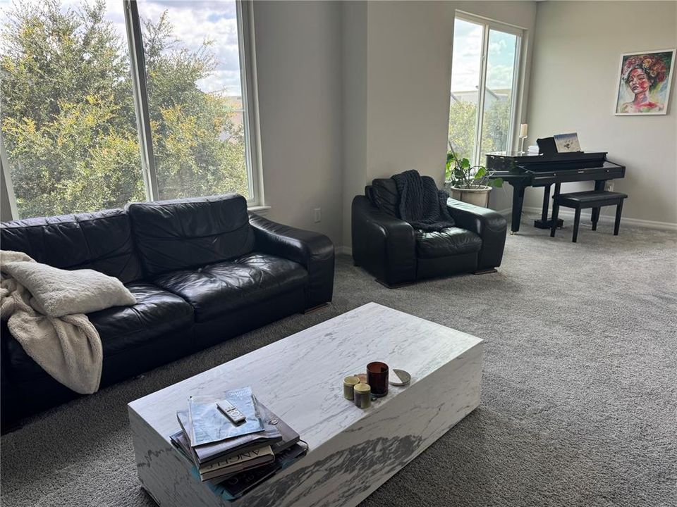 En Venta: $555,000 (3 camas, 2 baños, 2082 Pies cuadrados)