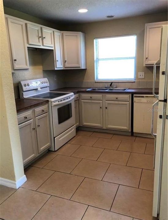В аренду: $1,700 (3 спален, 1 ванн, 1008 Квадратных фут)