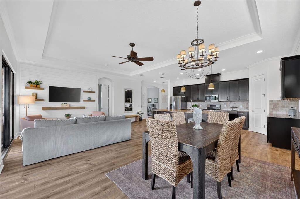 На продажу: $699,000 (2 спален, 2 ванн, 1838 Квадратных фут)