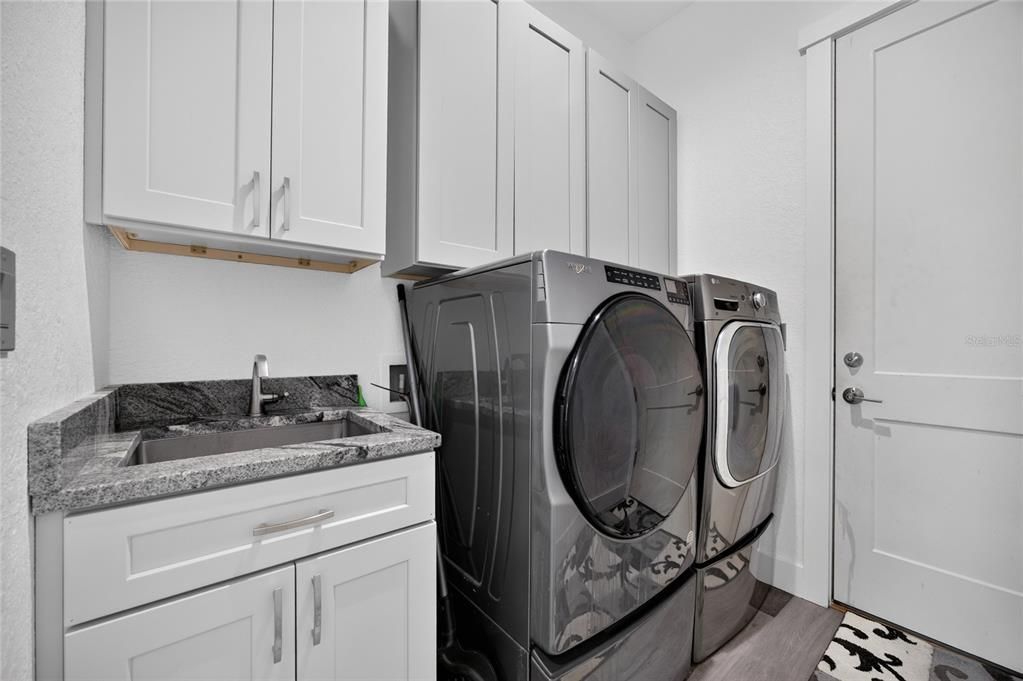 For Sale: $550,000 (4 beds, 2 baths, 1667 Square Feet)