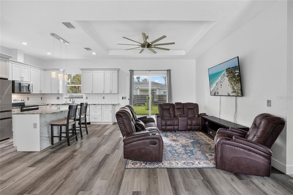 For Sale: $550,000 (4 beds, 2 baths, 1667 Square Feet)