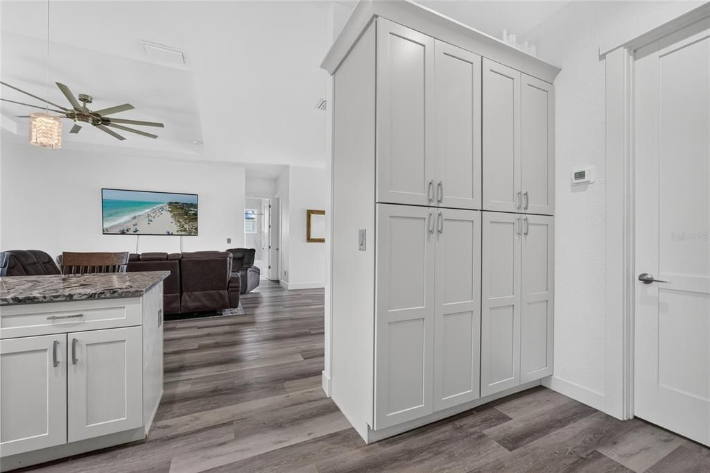 For Sale: $550,000 (4 beds, 2 baths, 1667 Square Feet)