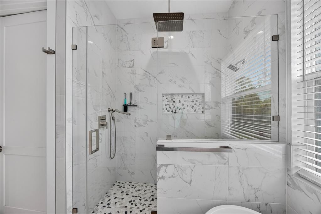 For Sale: $550,000 (4 beds, 2 baths, 1667 Square Feet)
