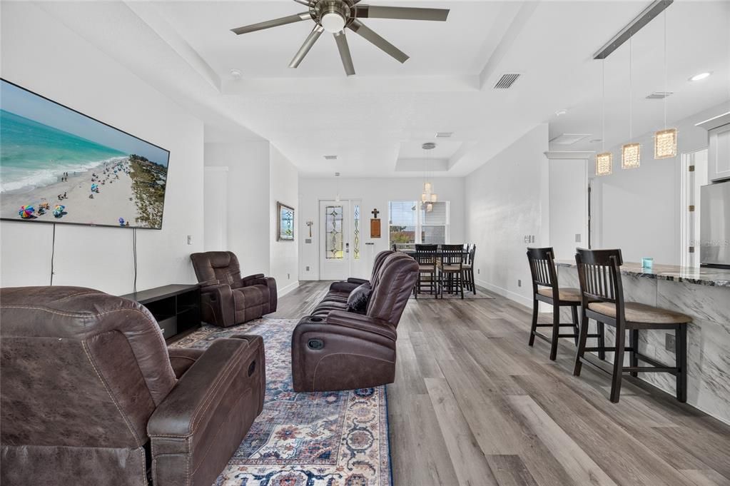For Sale: $550,000 (4 beds, 2 baths, 1667 Square Feet)