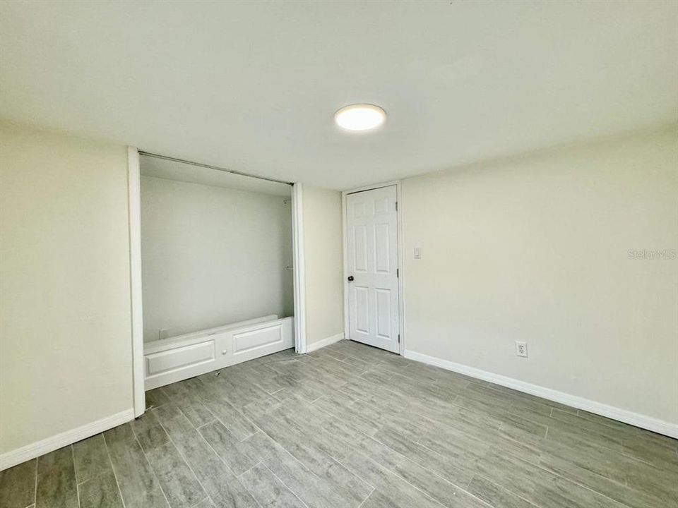 For Rent: $2,600 (6 beds, 2 baths, 1836 Square Feet)