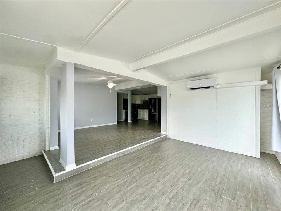 For Rent: $2,600 (6 beds, 2 baths, 1836 Square Feet)