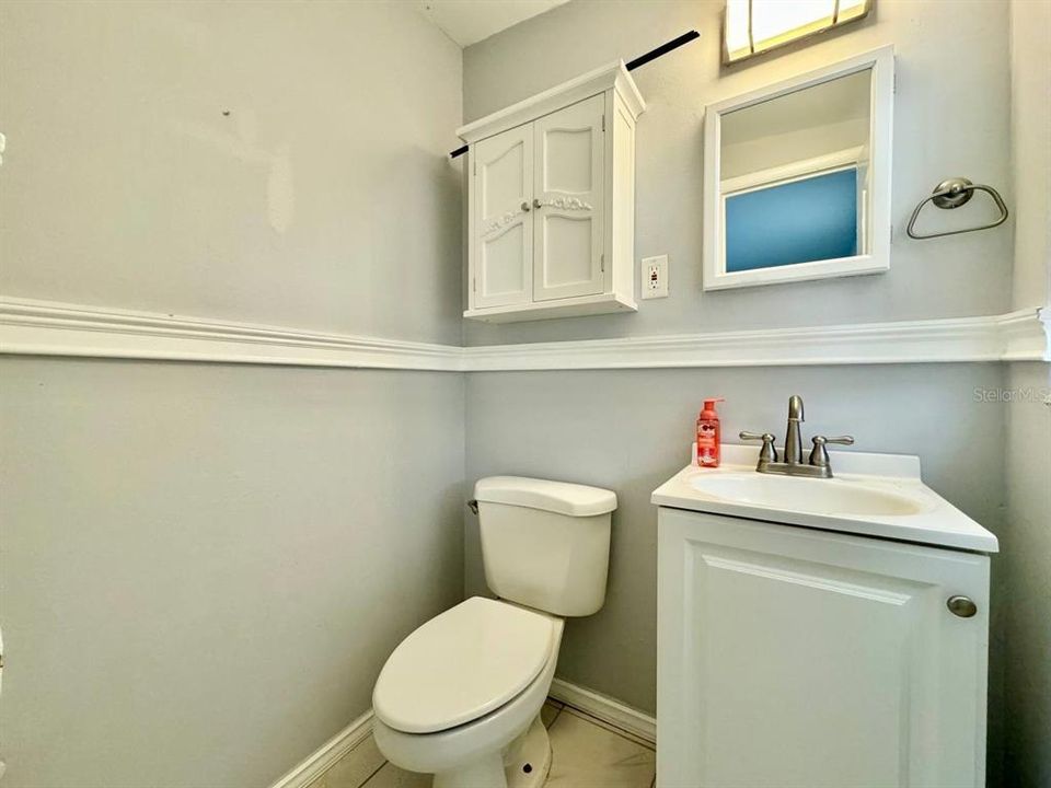 For Rent: $2,600 (6 beds, 2 baths, 1836 Square Feet)