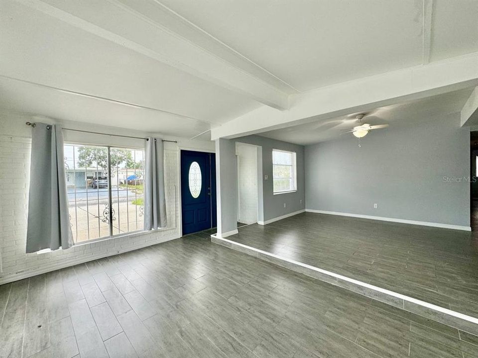 For Rent: $2,600 (6 beds, 2 baths, 1836 Square Feet)