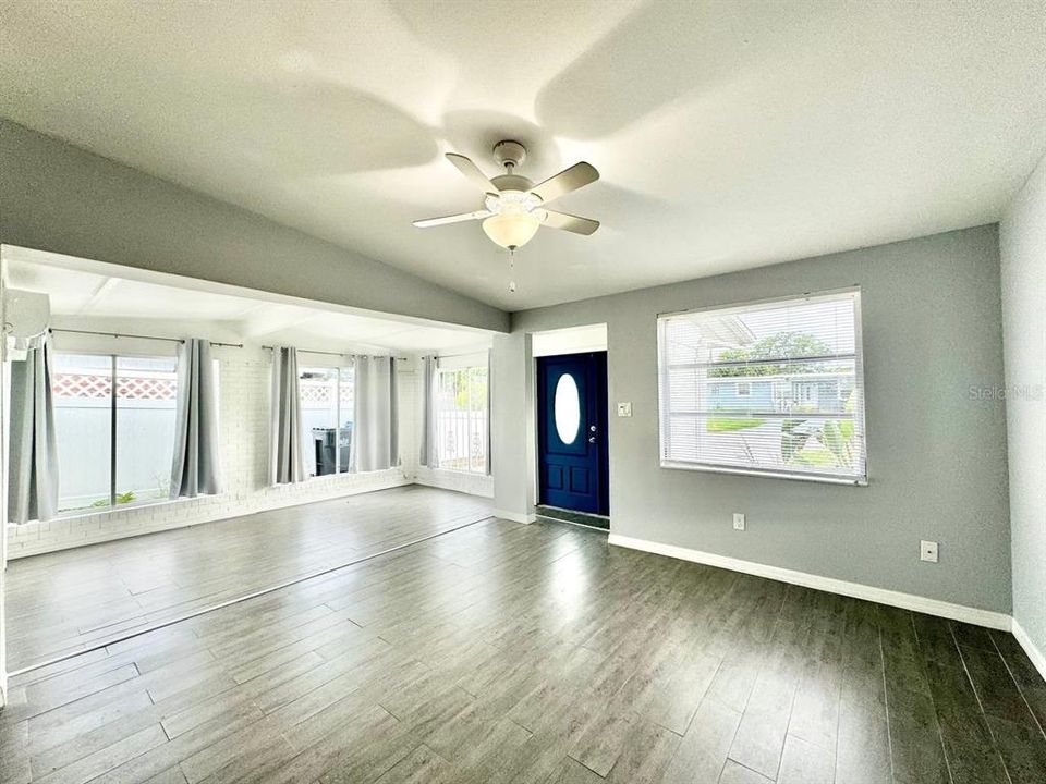 For Rent: $2,600 (6 beds, 2 baths, 1836 Square Feet)