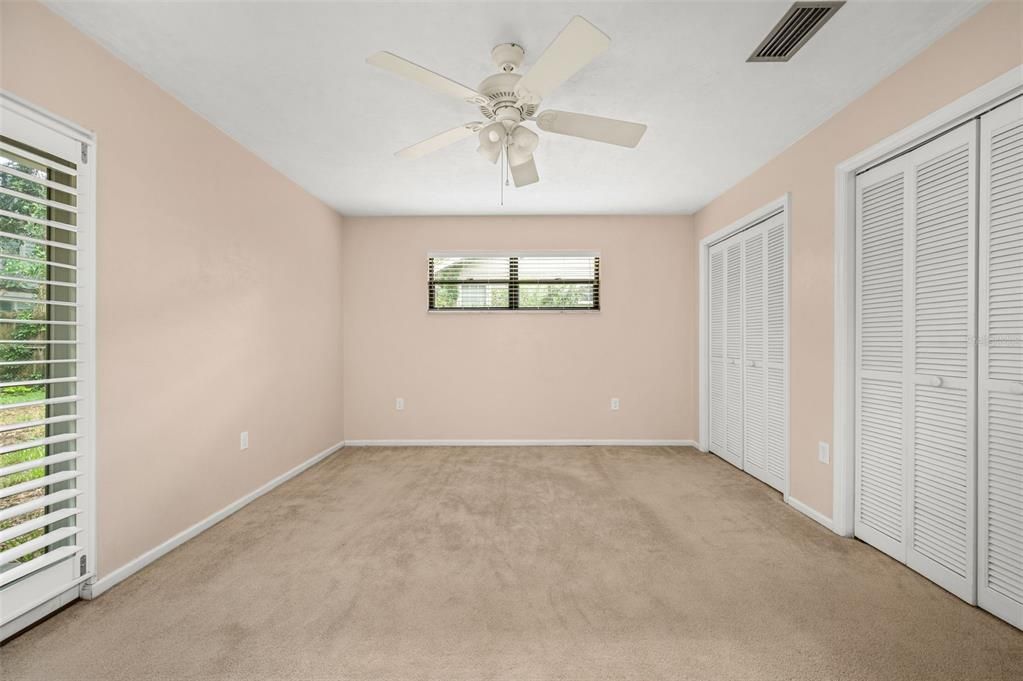 Activo con contrato: $270,000 (3 camas, 2 baños, 1361 Pies cuadrados)